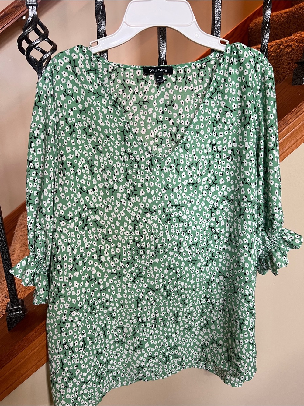 Well Worn Green and White Floral V-Neck Blouse